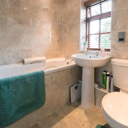 3 Bed In York Hh015 Tockwith